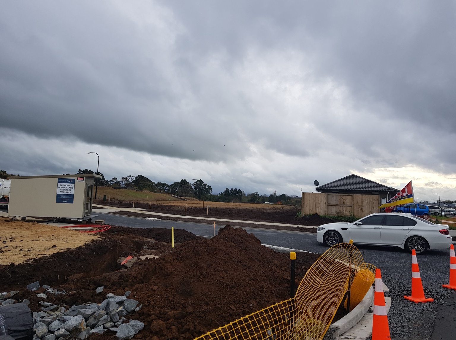 Dixon Heights gallery image