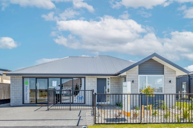 31 Finstock Way Show Home cover image