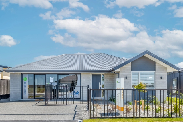 31 Finstock Way Show Home cover image